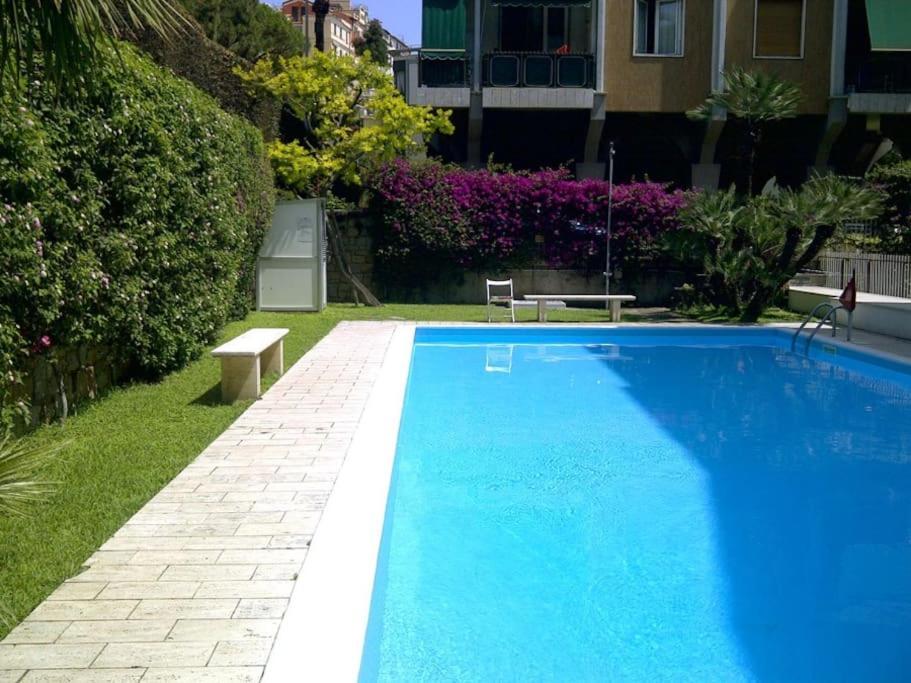 Apartmán Affascinante Bilocale Con Piscina Bordighera Exteriér fotografie